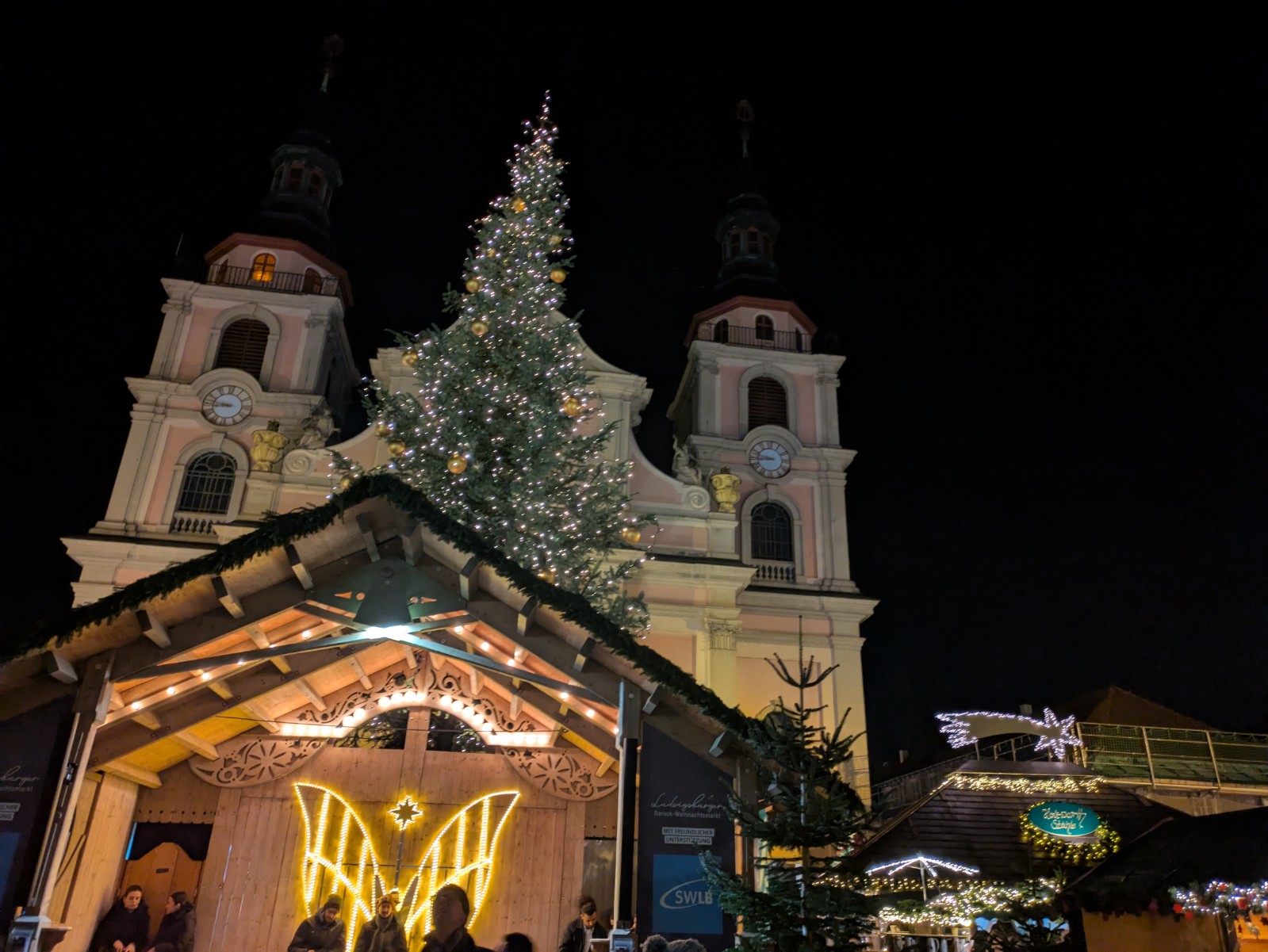 PXL 20241216 194803566