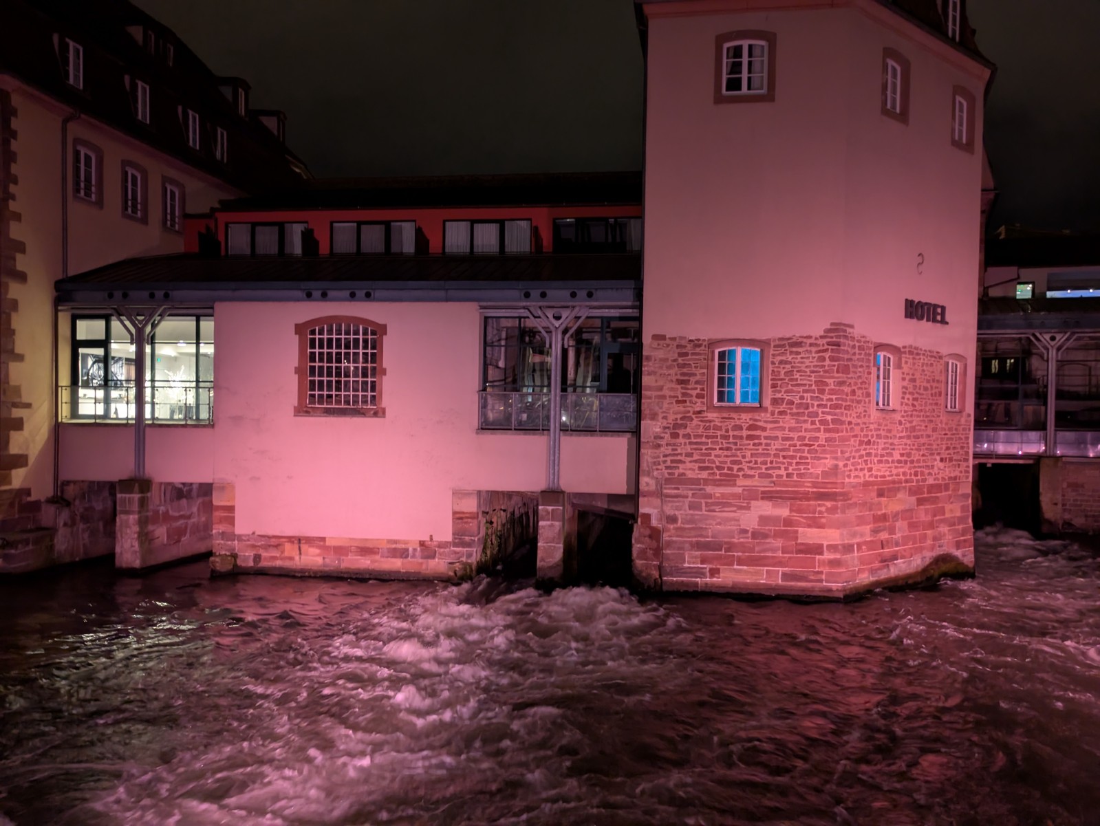 PXL 20241218 172013307.NIGHT