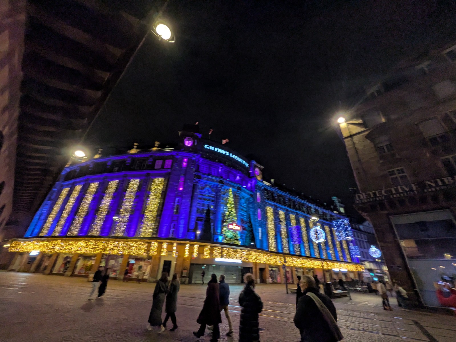 PXL 20241218 210437810